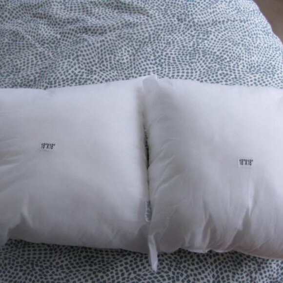 Set of SIX Brand new, never used18"x18" pillow inserts - Picture 1 of 1